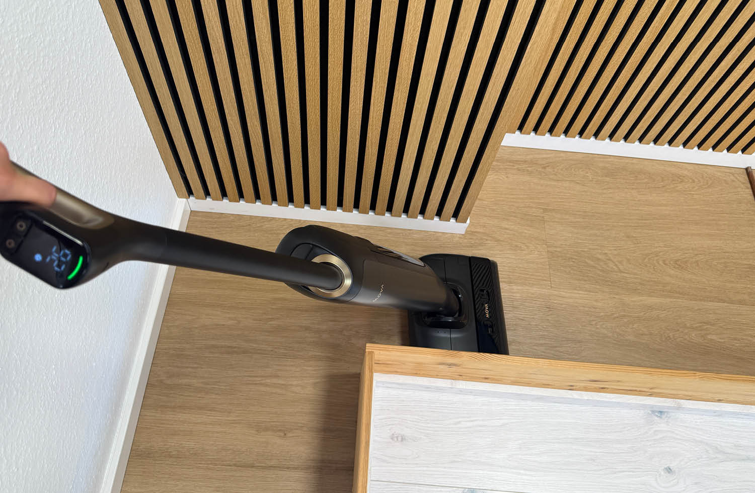 Nun schauen wir uns den Umgang des Mova M10 an