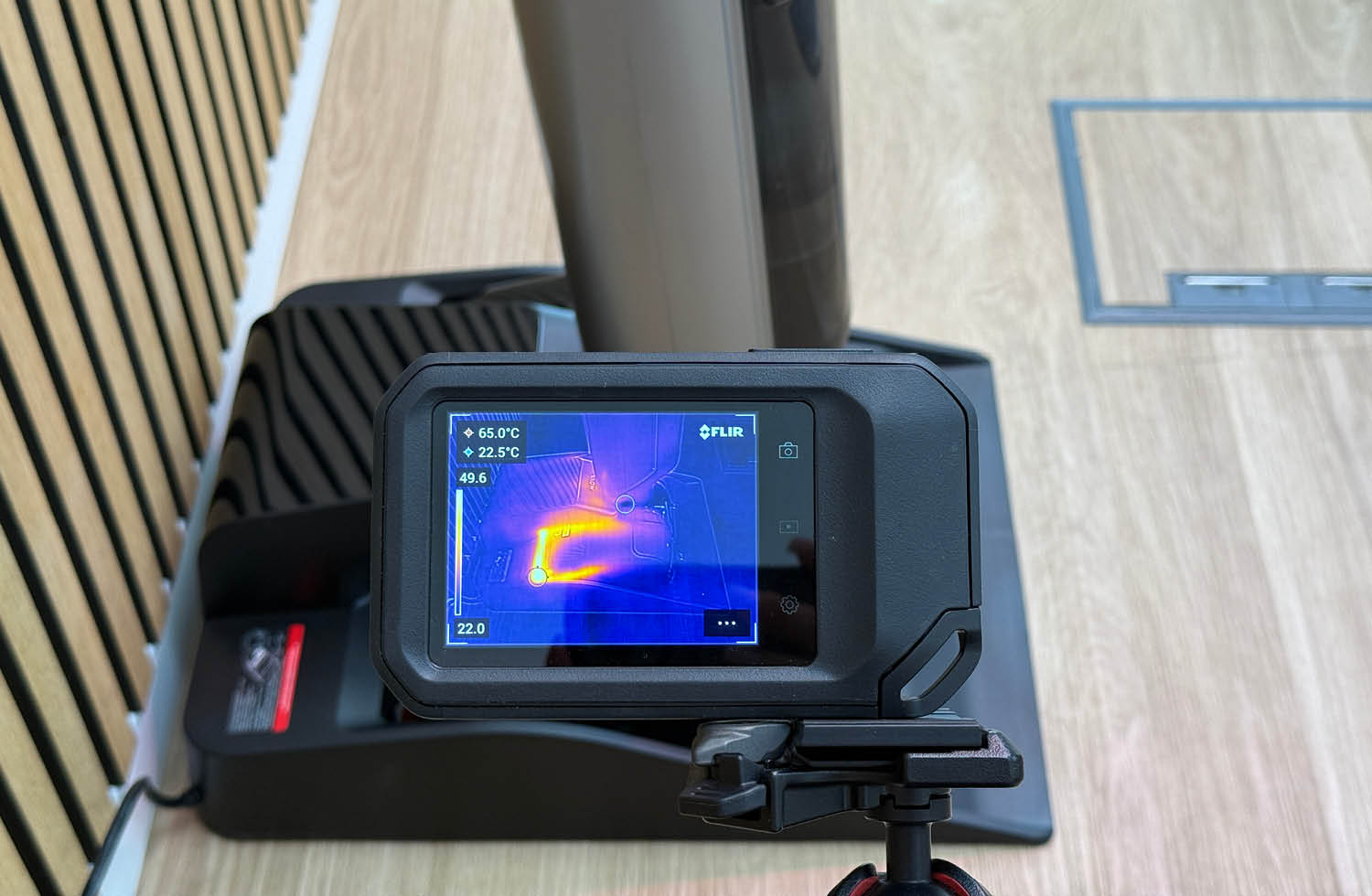 Wärmebildaufnahme des Mova X4 Pro während des Reinigens