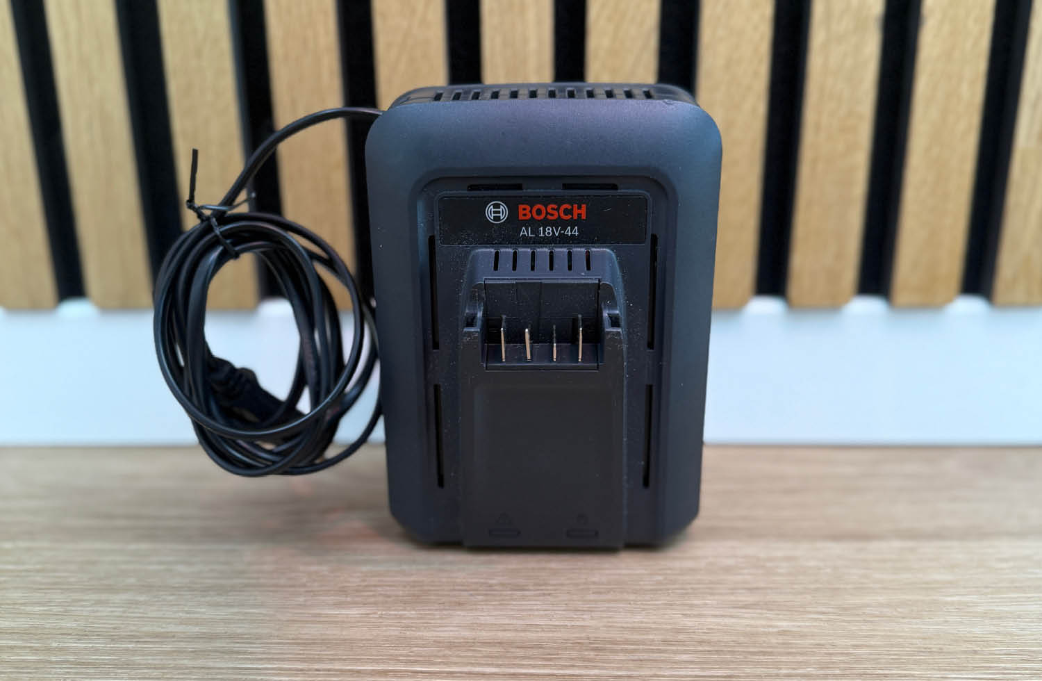 Das Schnellladegerät des Bosch Unlimited 10