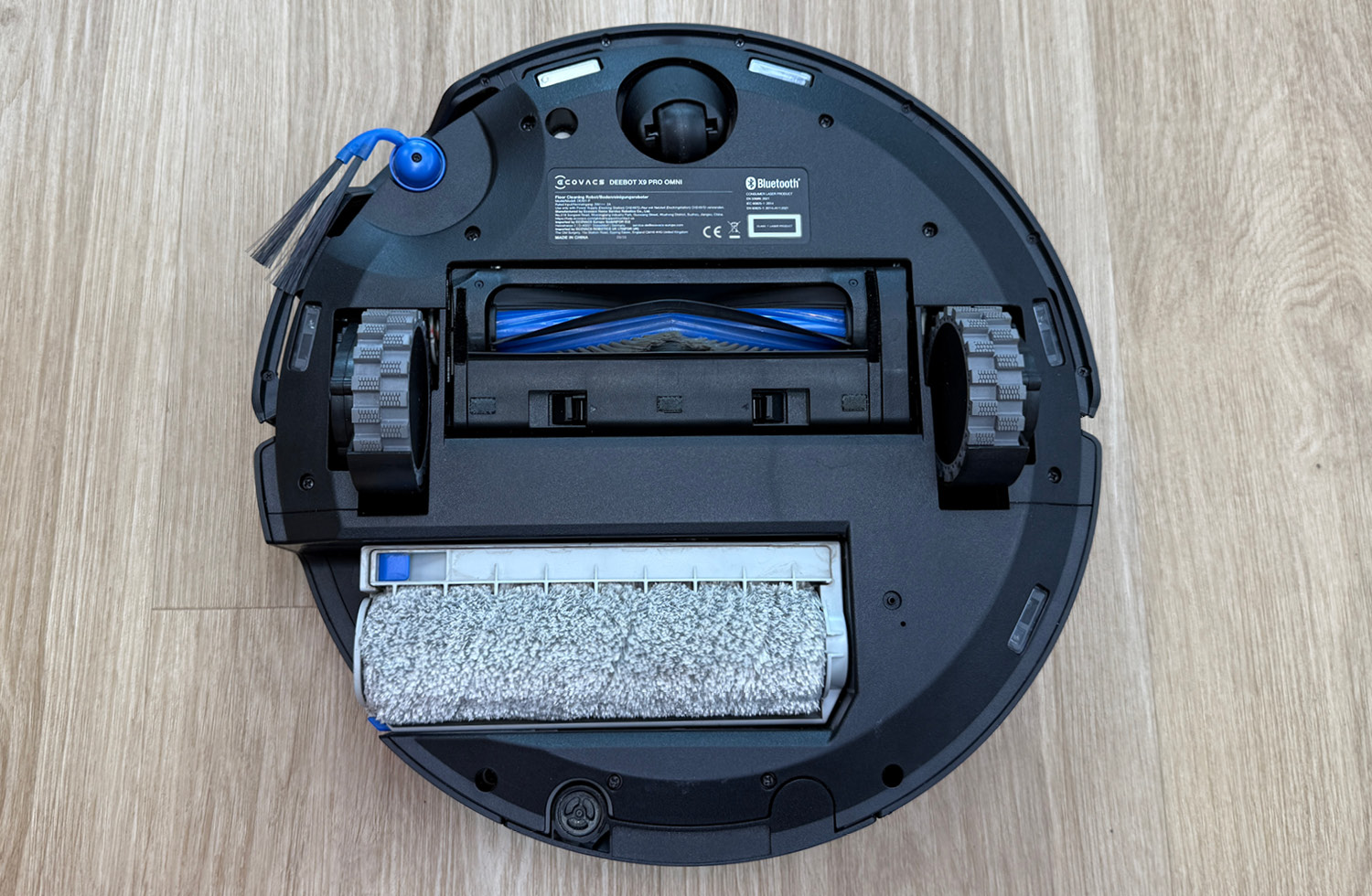 Das findet man auf der Unterseite des ECOVACS DEEBOT X9 PRO OMNI