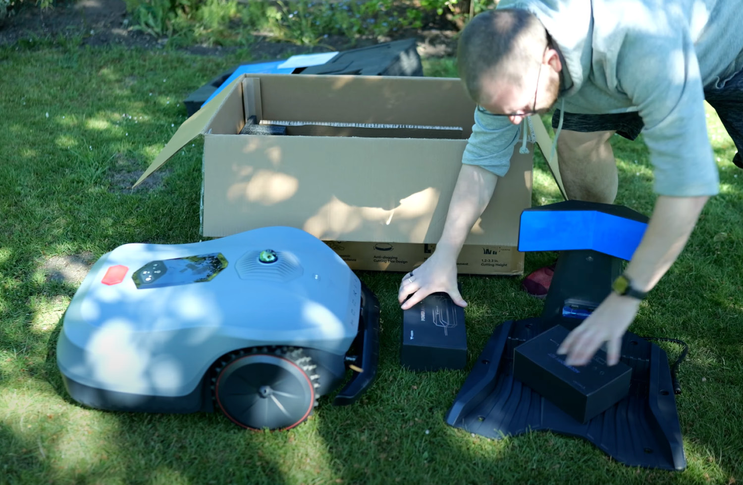 Das ist alles im Lieferumfang des Hookii Neomow X enthalten