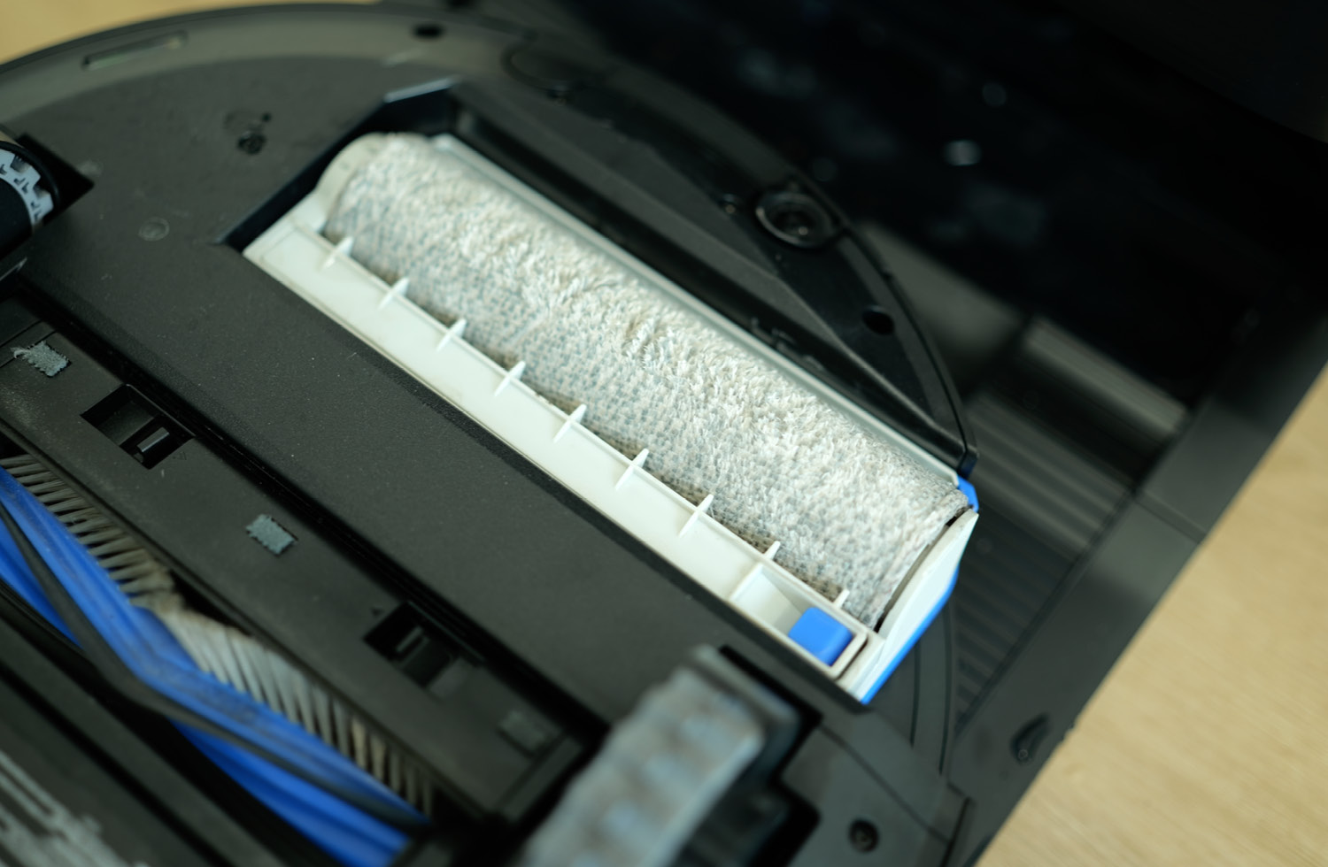 Die Walze war nach der Moppwäsche des ECOVACS DEEBOT X9 PRO OMNI wieder sauber