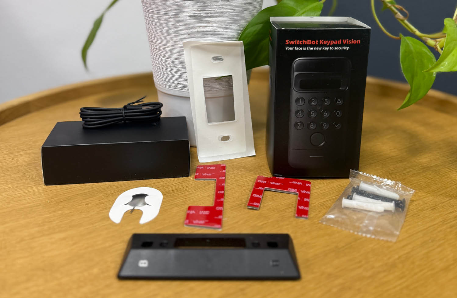 Hier seht ihr den Lieferumfang des Switchbot Lock Ultra