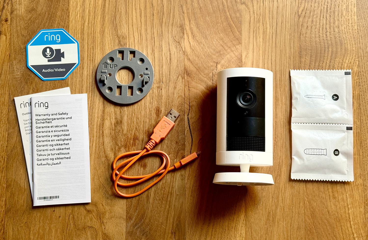 Das ist der Lieferumfang der Ring Outdoor Cam Plus