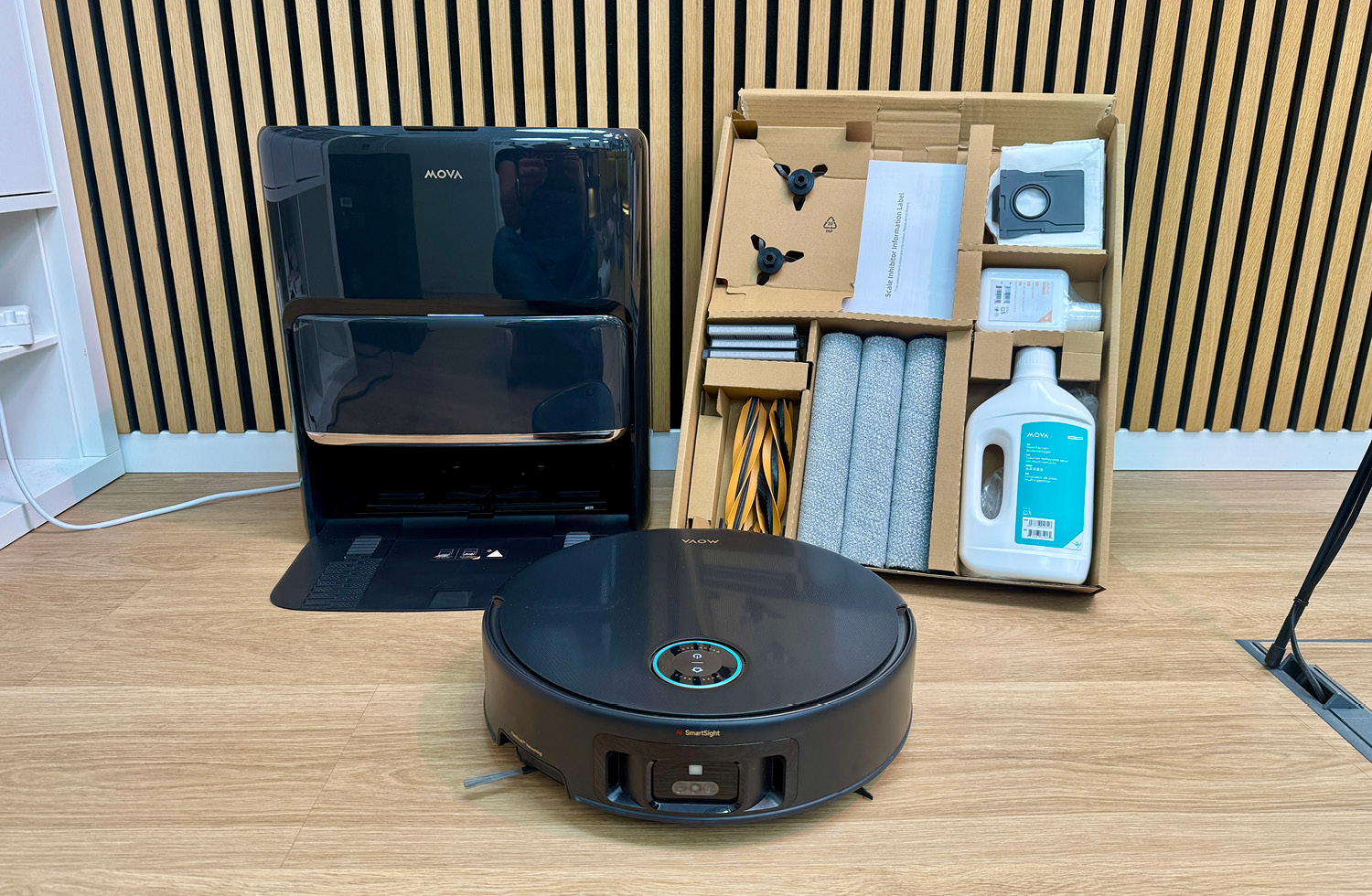 Das ist der überaus üppige Lieferumfang des Mova Z60 Ultra Roller Complete