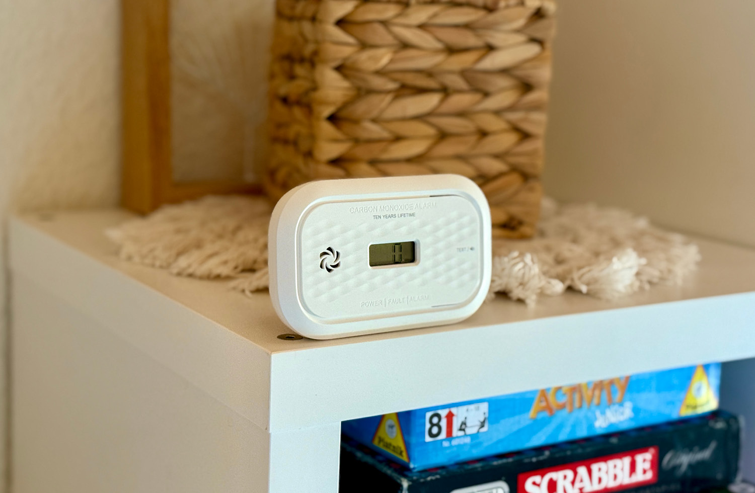 Das zeitlose Design erlaubt das flexible Aufstellen des Andyssey Melders