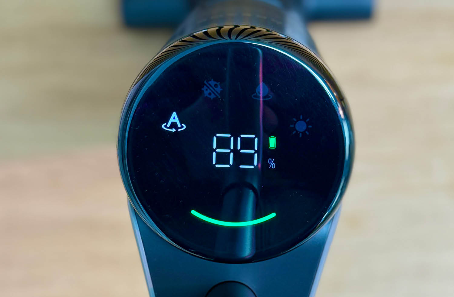 Das Display des Dreame Wischsaugers