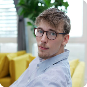 Elliot Ross Roberts