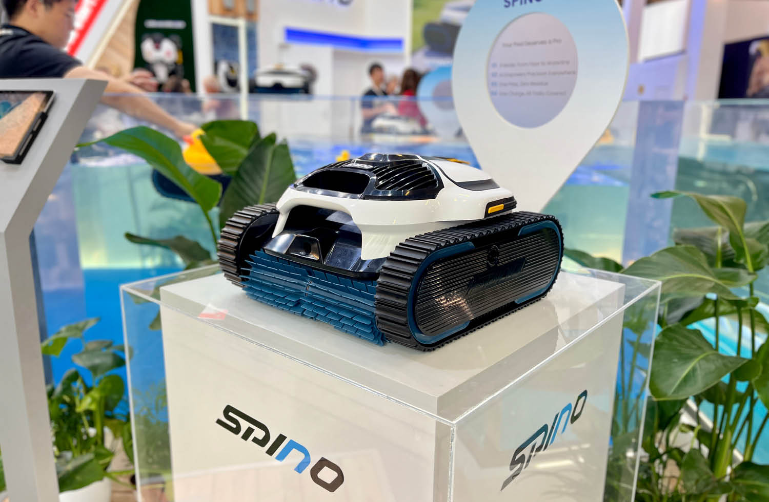 Mammotion IFA Stand Poolroboter 2