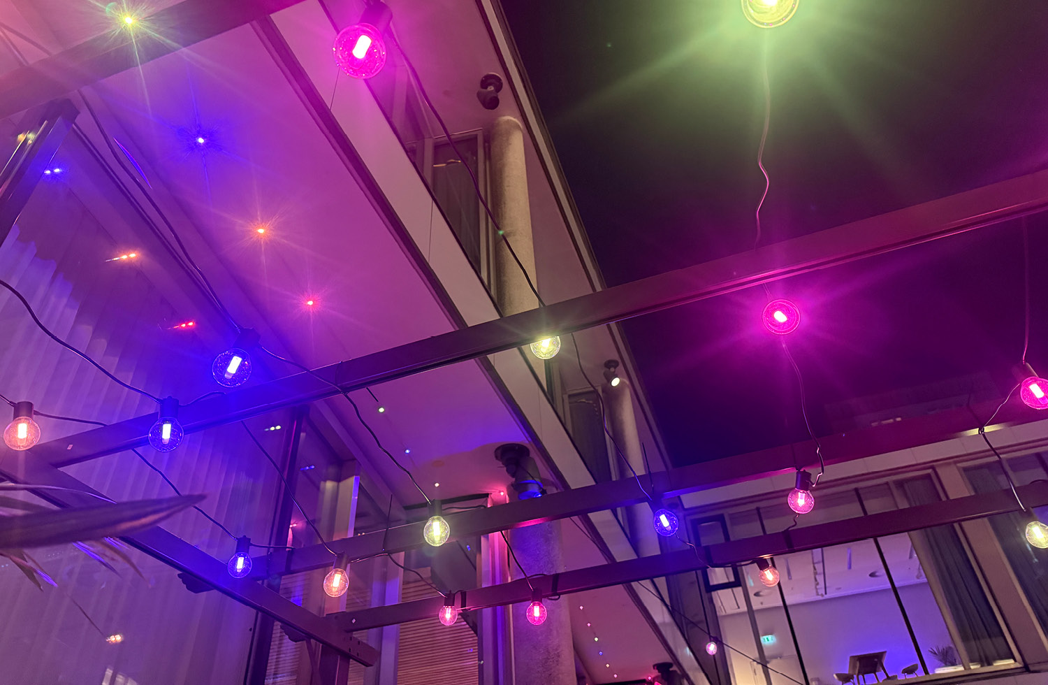 Philips Hue Festavia Globe