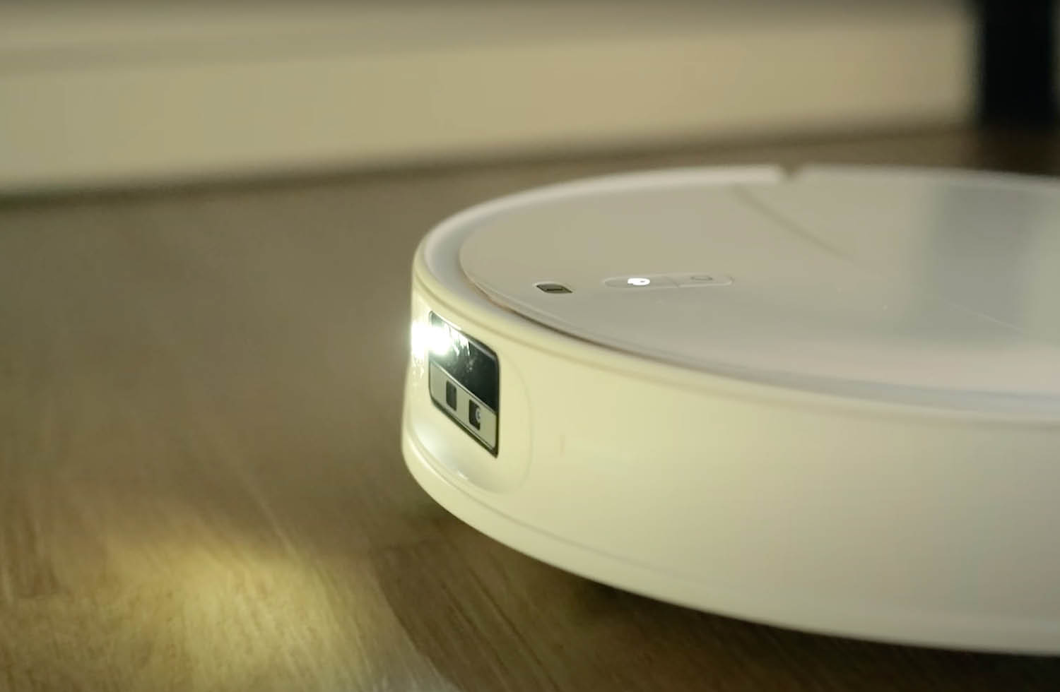 Roborock Qrevo CurvX Obstacle Avoidance LED