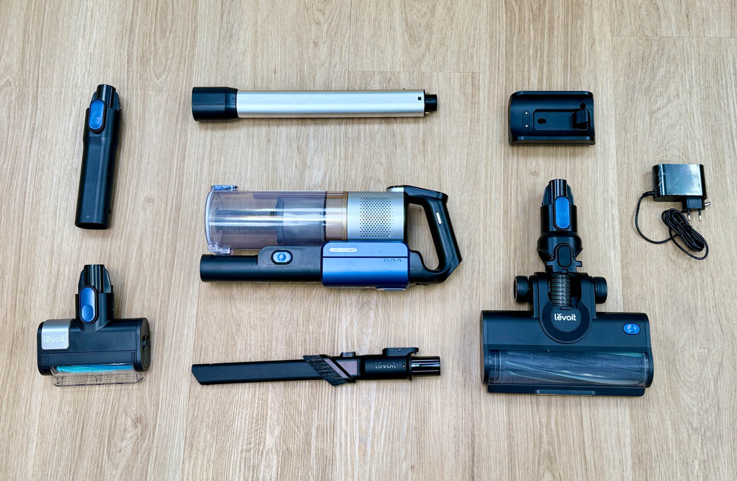 Der Lieferumfang des Levoit-Akkusaugers
