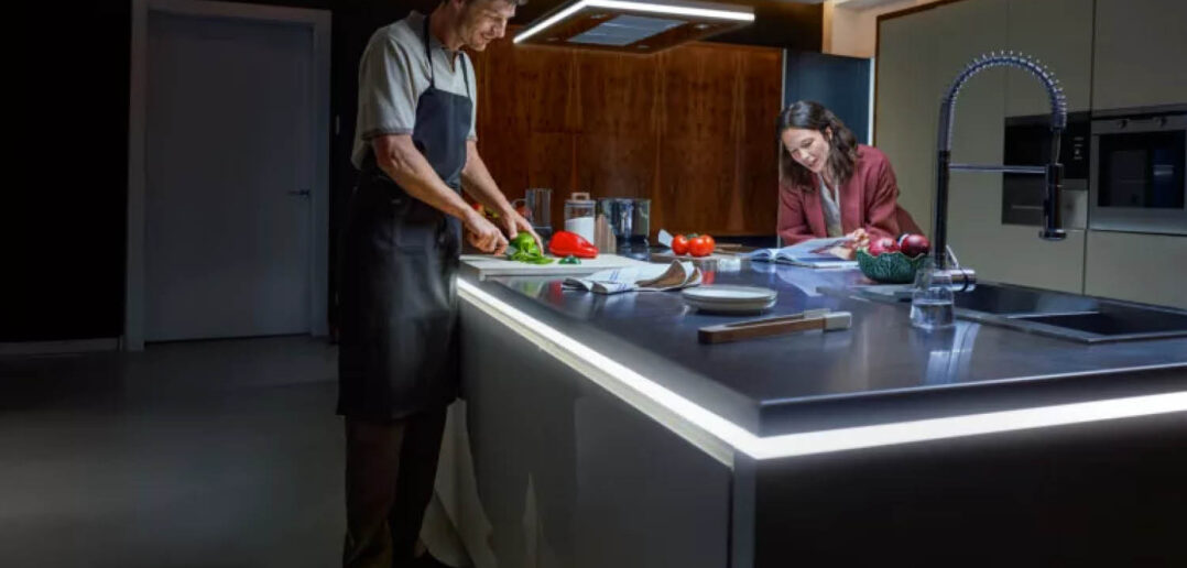 Philips Hue OmniGlow Lightstrip Bild