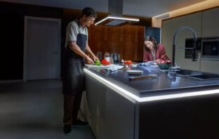 Philips Hue OmniGlow Lightstrip Bild