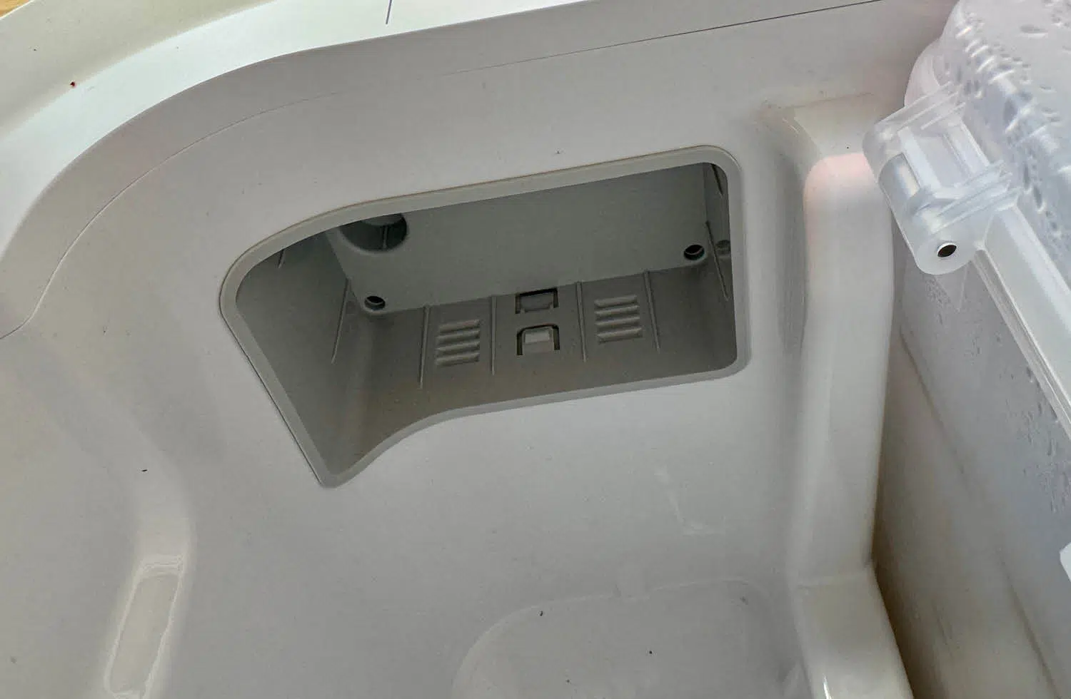 Narwal Flow Design Reinigungsstation Reinigungsmitteltank