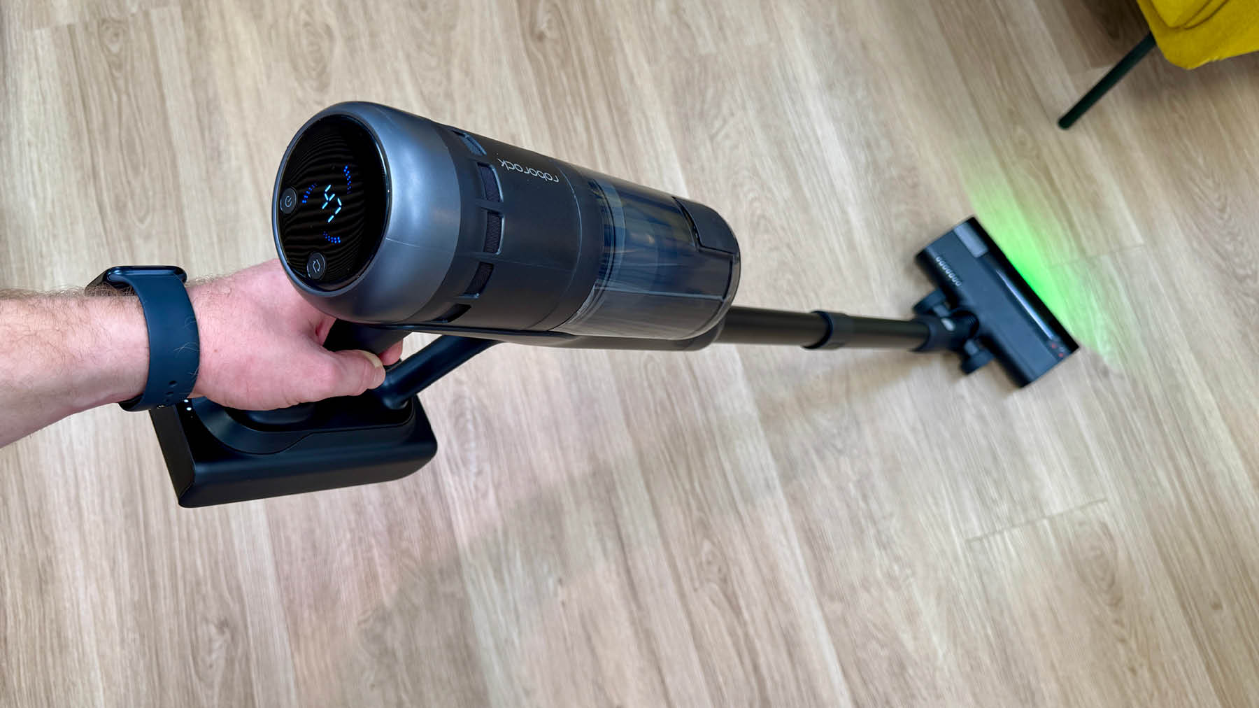 Roborock H60 Hub Ultra Titelbild Finder