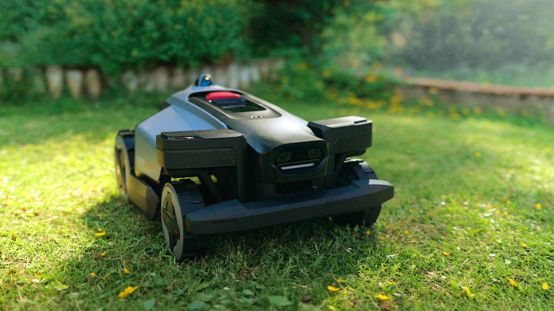 Der Roborock RockMow Z120 LiDAR im Test.