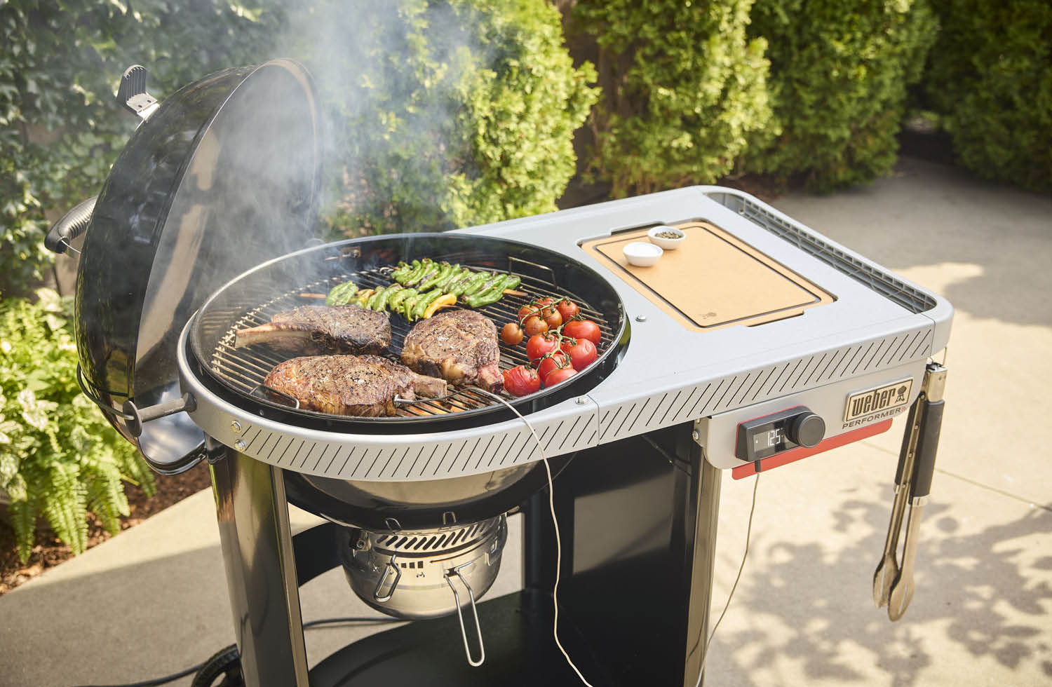 Weber Holzkohlegrill smart Bild