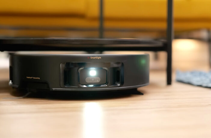 Wissenswert-Artikel von SmarthomeAssistent über Saugroboter für flache Möbel - welche Modelle dank niedriger Bauhöhe unter Sofas und Betten und anderen flachen Möbeln reinigen können.