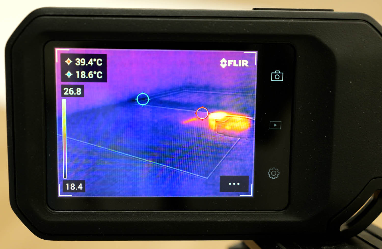 Dyson Spot+Scrub Ai Wischen heiß