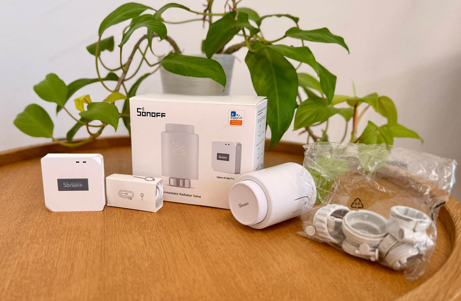 Der Lieferumfang des Sonoff Heizkörperthermostats