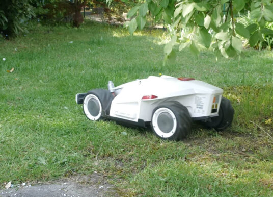 Mähroboter für verwinkelte Flächen | Lohnt sich das?