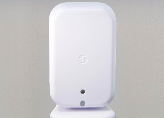 Shelly Presence Gen4 | Anwesenheitssensor steht vor dem Start