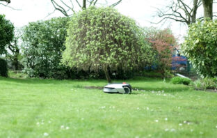 Ab welcher Größe lohnt sich ein Mähroboter?