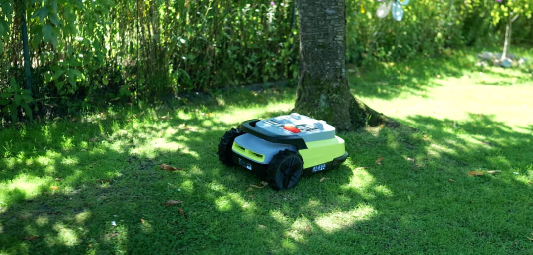 Mähroboter mit Funkturm | Was ist das?
