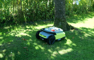 Mähroboter mit Funkturm | Was ist das?