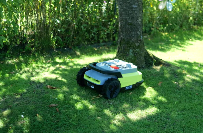 Mähroboter mit Funkturm | Was ist das?