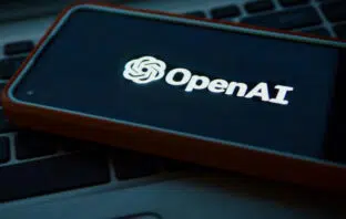 OpenAI arbeitet laut Bericht an einem eigenen Smartphone. Klassische Apps sollen darauf keine zentrale Rolle mehr spielen.