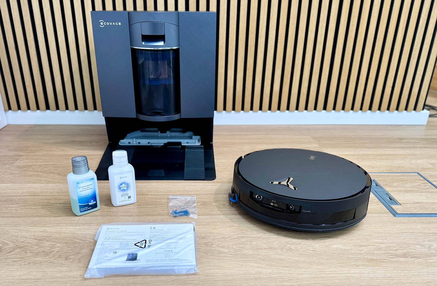 ECOVACS DEEBOT X12 PRO OMNI Test Lieferumfang