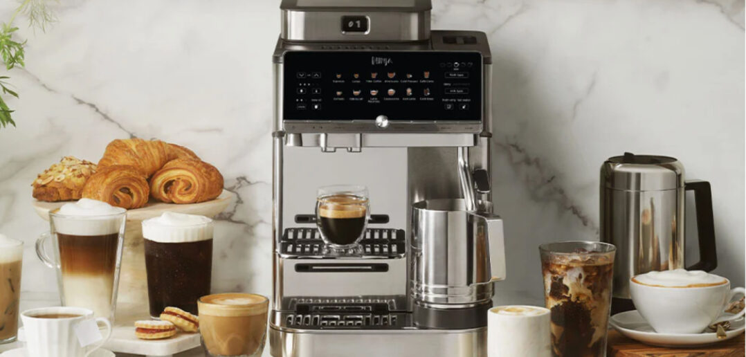 Die Ninja AutoBarista Pro für 899 € kommt mit einem wechselbaren 340 g Bohnenbehälter, einem 2,3 Liter Wassertank und Edelstahl-Elementen.