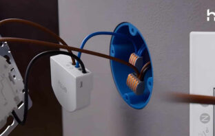 Philips Hue bringt vier neue Unterputzmodule: ein Wandschaltermodul ohne Batterie und drei Schaltaktoren für Deckenleuchten.