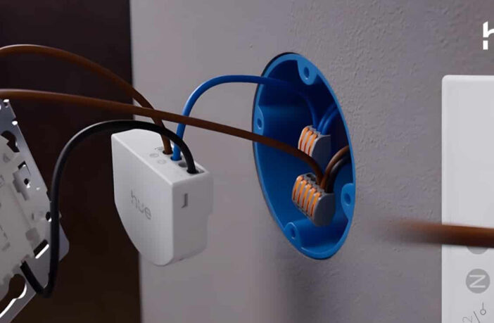 Philips Hue bringt vier neue Unterputzmodule: ein Wandschaltermodul ohne Batterie und drei Schaltaktoren für Deckenleuchten.