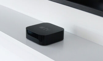 Apple soll neue Modelle von Apple TV 4K und HomePod mini vorbereiten. Der Start hängt offenbar an der neuen Siri-Version.