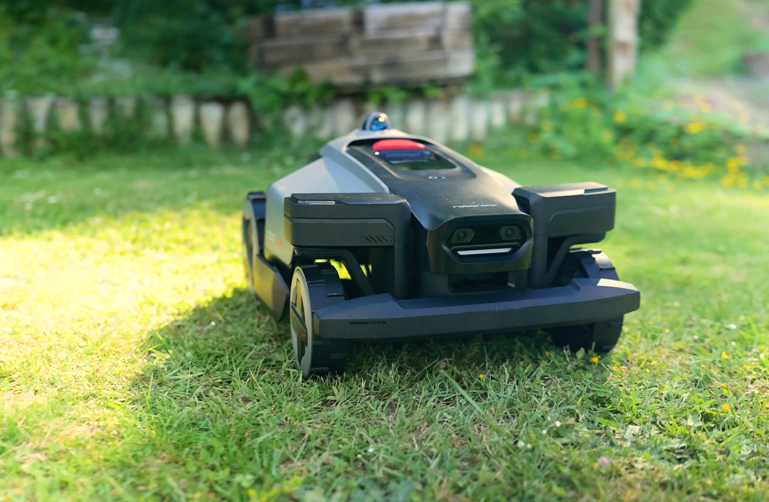 Das Design des Roborock RockMow Z120 AWD LiDAR | Lieferumfang.