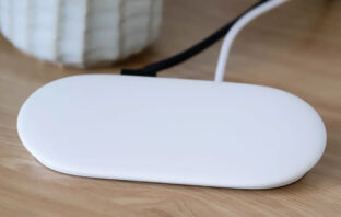 Google hat die Firmware UTTK.260317.003 für den Google TV Streamer gelistet. Neu ist die Tonausgabe über den Google Home Speaker.
