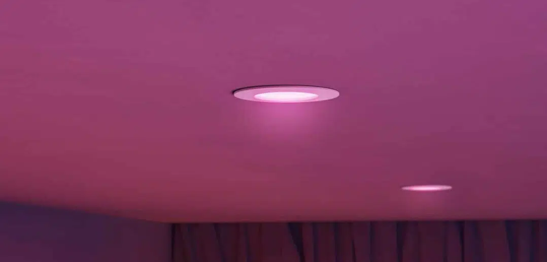 Philips Hue überarbeitet die Slim Einbauleuchte. Neu sind Matter over Thread und ein größerer Farbtemperaturbereich.