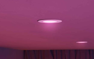 Philips Hue überarbeitet die Slim Einbauleuchte. Neu sind Matter over Thread und ein größerer Farbtemperaturbereich.