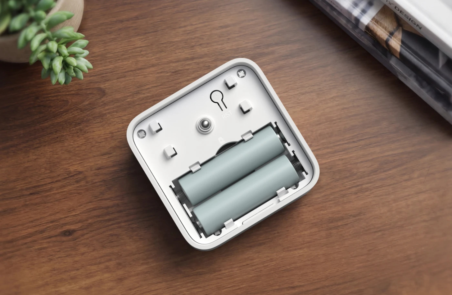 Die Reolink Argus MagiCam ist eine kompakte WLAN-Kamera für innen und außen. Sie arbeitet ohne feste Verkabelung und wird mit austauschbaren AA-Batterien betrieben.
