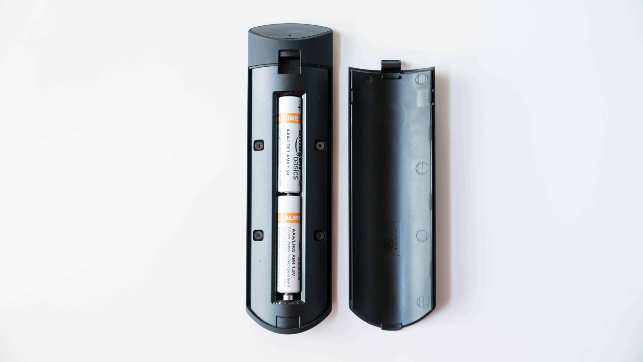 Amazon-Alexa-Sprachfernbedienung-hinten-offen
