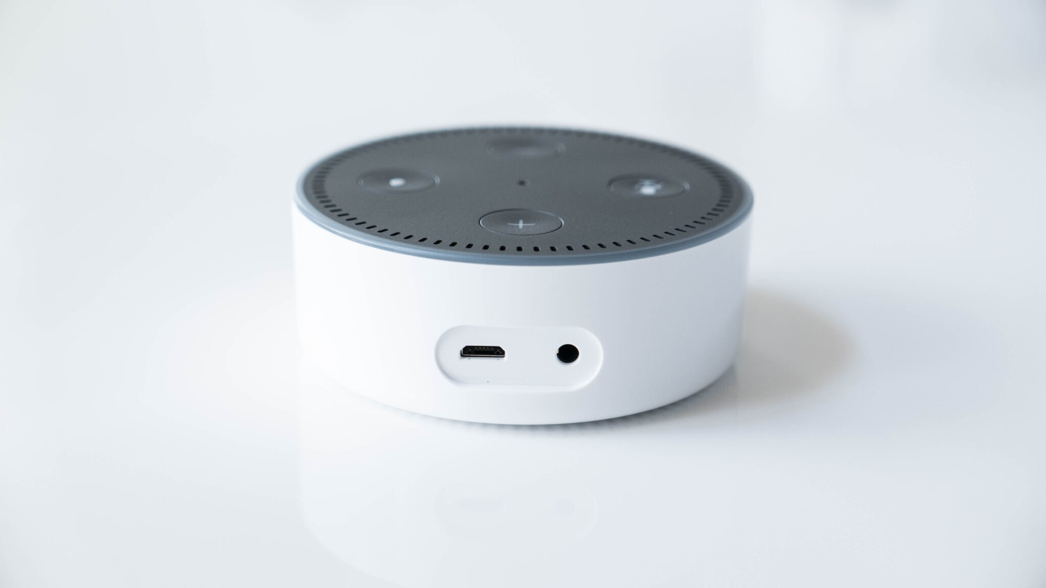 Amazon-Echo-Dot-2-weiß-hinten