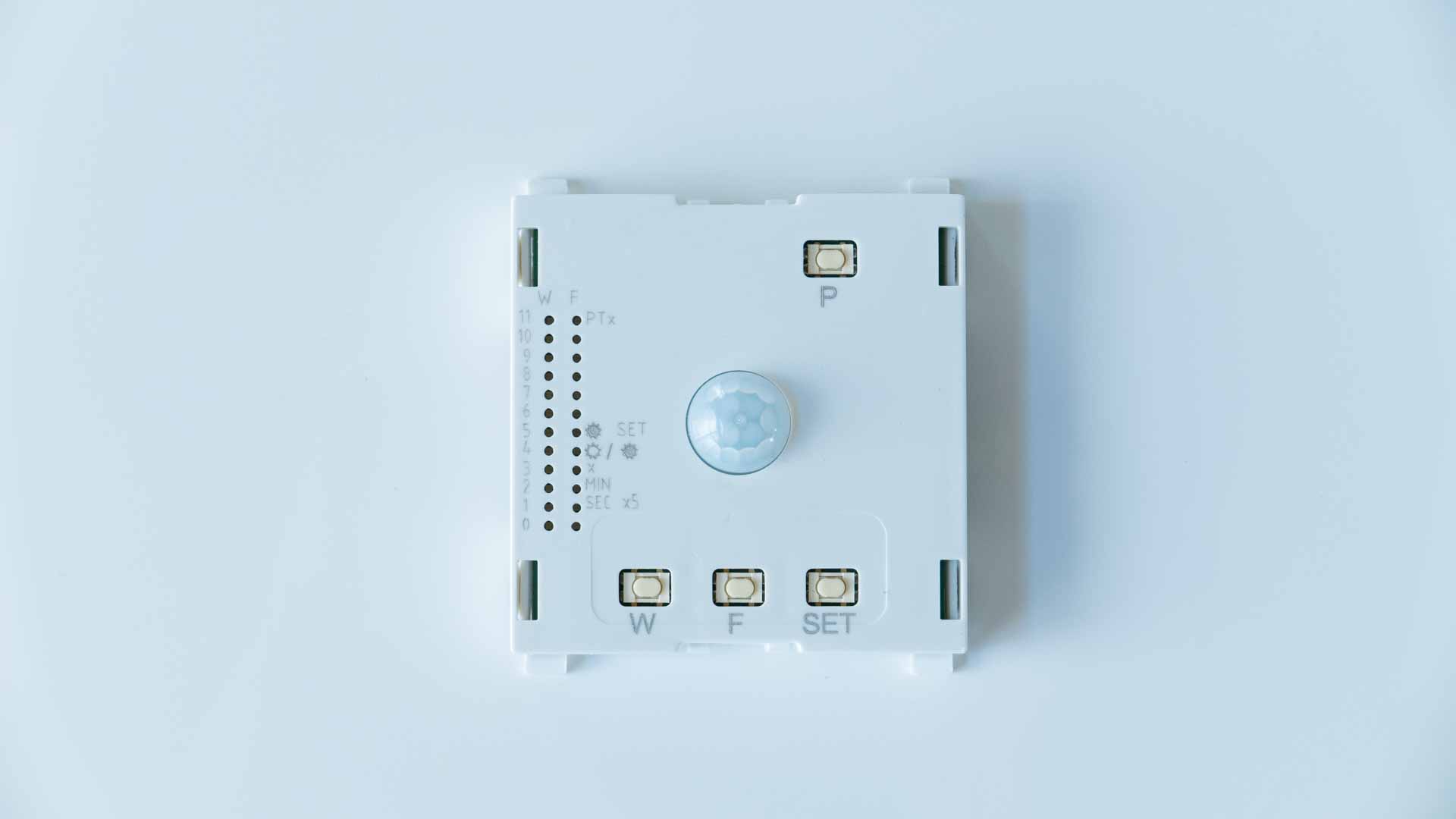 COQON-Bewegungsmelder-front-offen