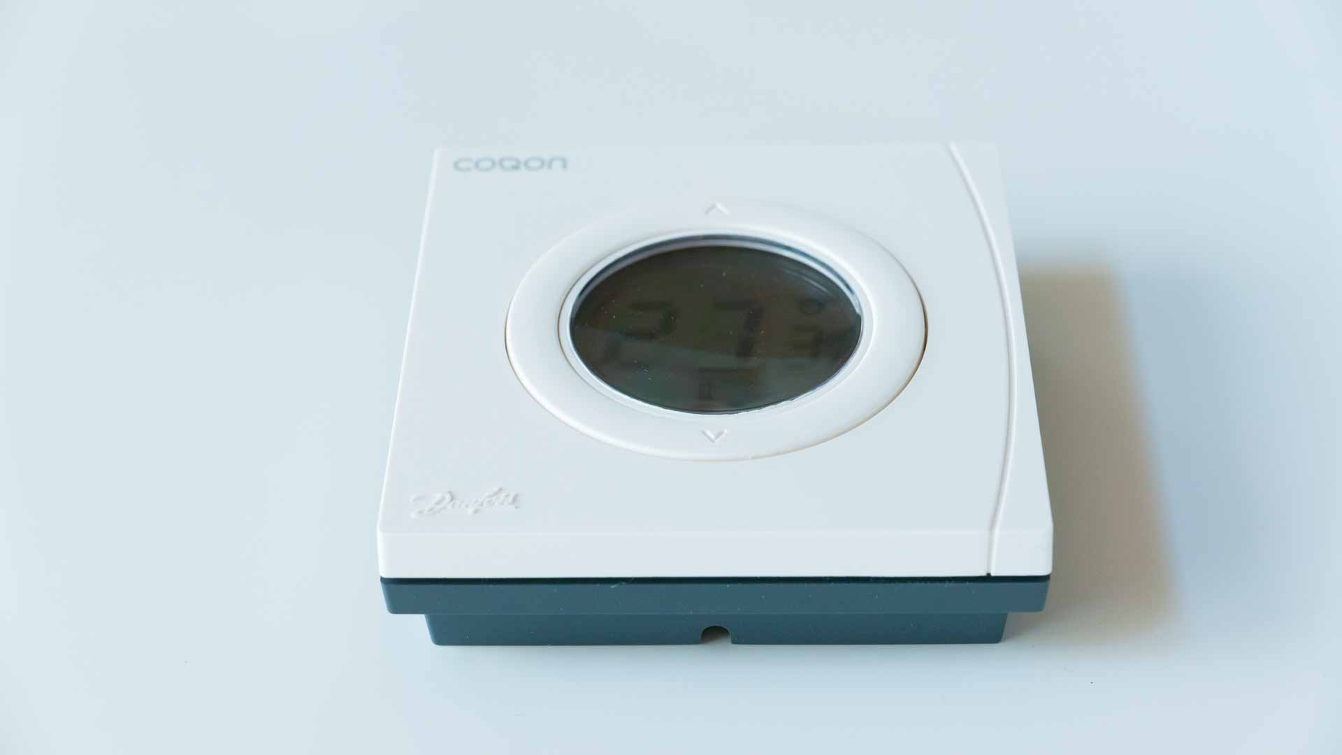 COQON-Wandtermostat-schräg-unten