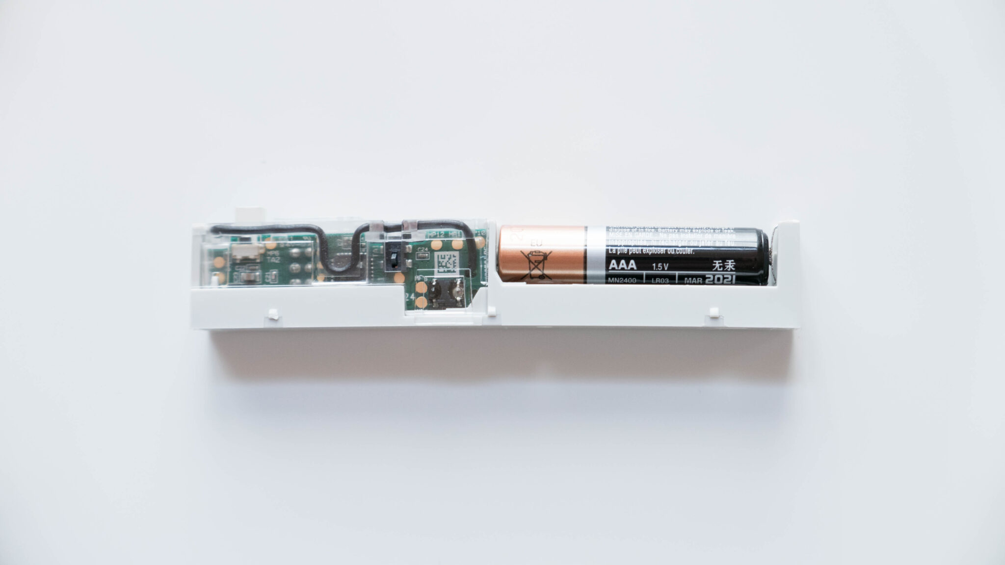 Homematic-IP-Tür-und-Fensterkontakt-zerlegt