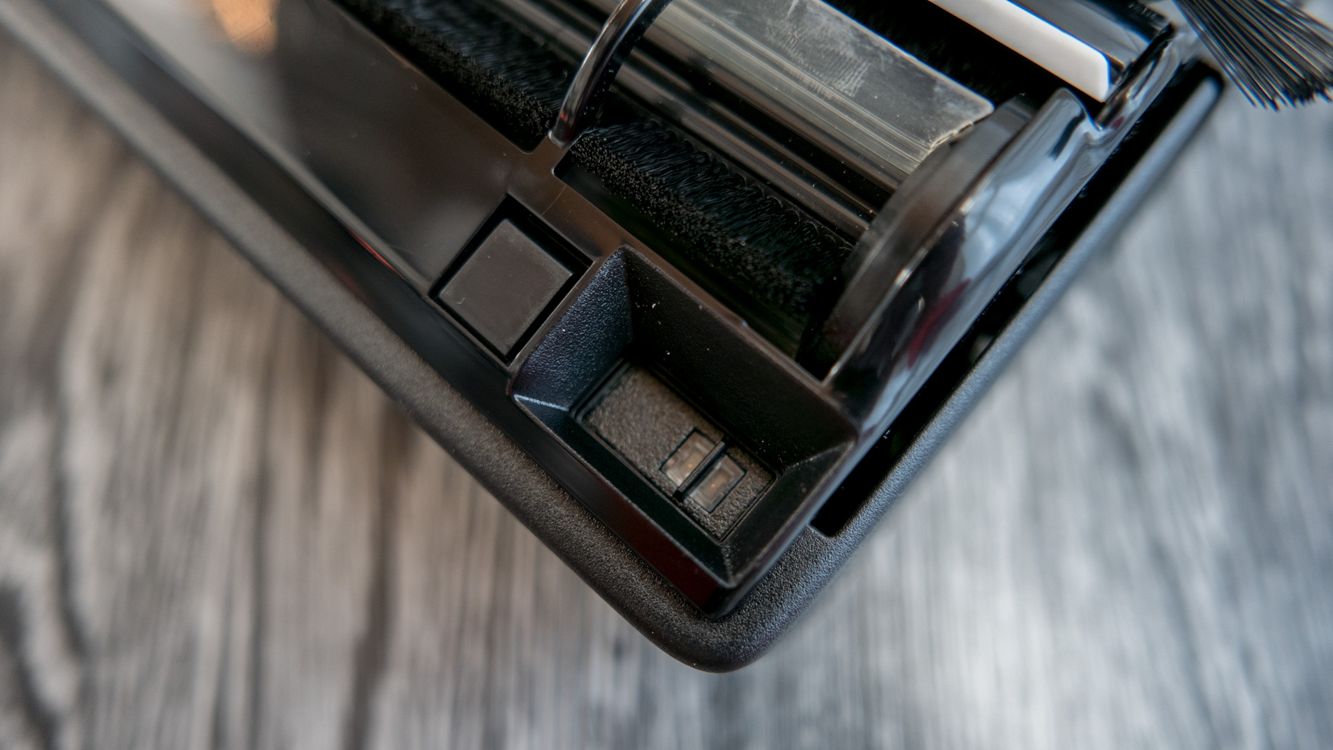 Neato Botvac D7 Details 17