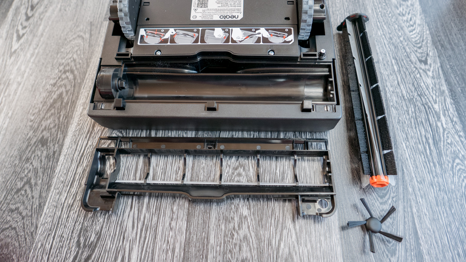 Neato Botvac D7 Details 23