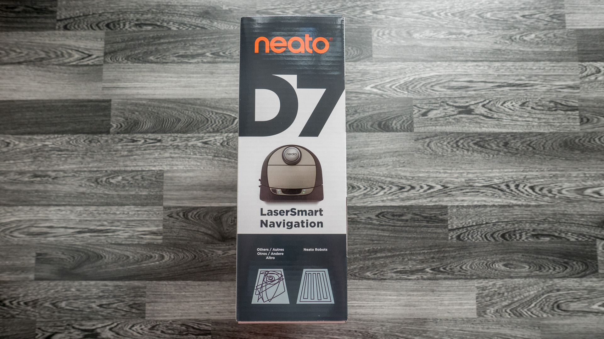 Neato Botvac D7 Unboxing 05